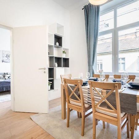 Bpr Blooming Design Home With A/C Budapest Exteriör bild